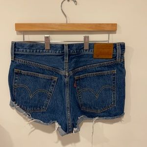 High waisted Levi shorts
